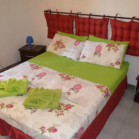 Casa Tua A Due Passi Da Ortigia! *
